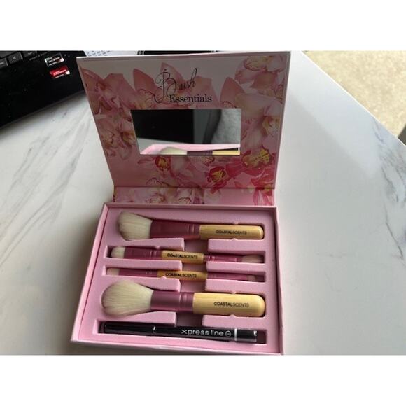 Coastal Scents 5pc Brush Essentials Face, Blush and Eyeshadow - Picture 3 of 8